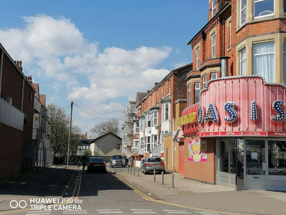 Pleasure Beach Apartment With Garden スケッグネス エクステリア 写真