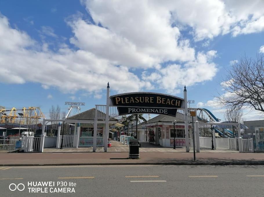 Pleasure Beach Apartment With Garden スケッグネス エクステリア 写真